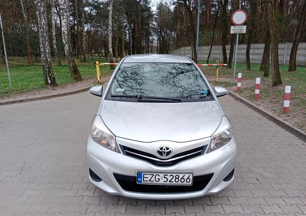 Toyota Yaris cena 21900 przebieg: 211000, rok produkcji 2012 z Drobin małe 191